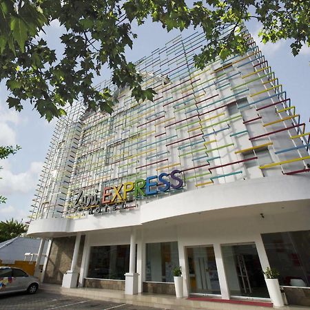 Zuri Express Hotel Pekanbaru Exterior foto