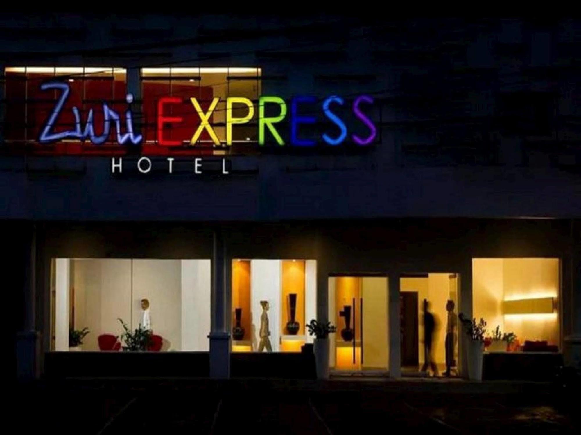 Zuri Express Hotel Pekanbaru Exterior foto