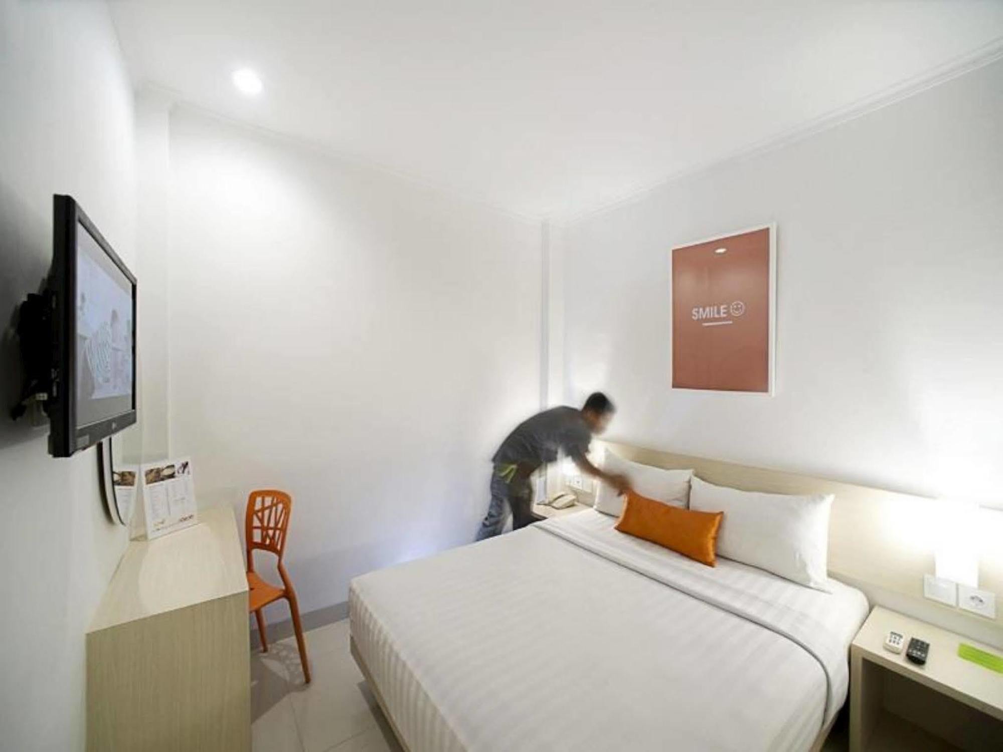 Zuri Express Hotel Pekanbaru Exterior foto